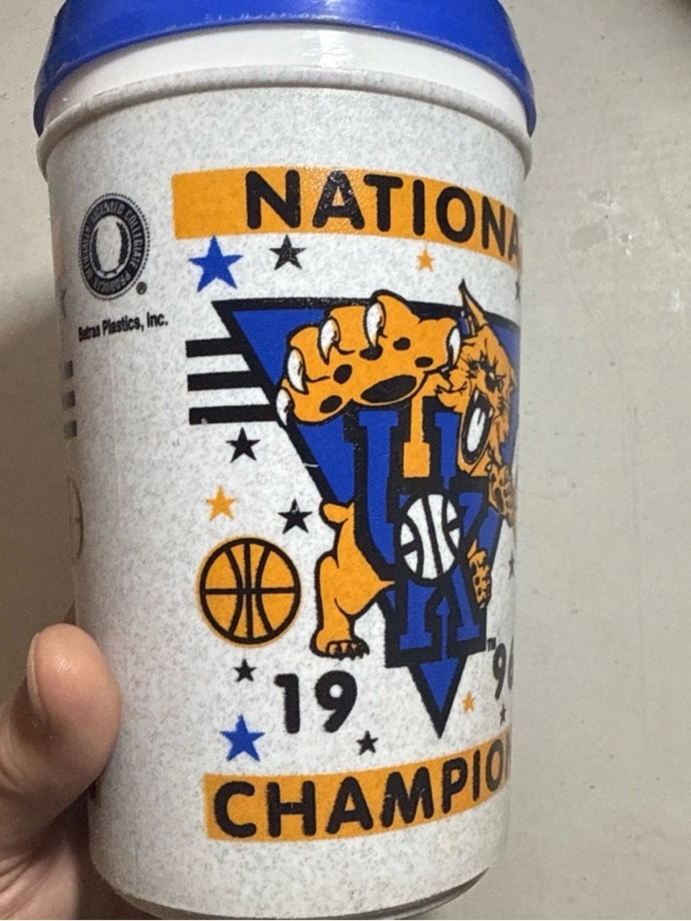 VTG University Kentucky Wildcats 1996 NCAA National Champions Mug - Picture 3 of 7